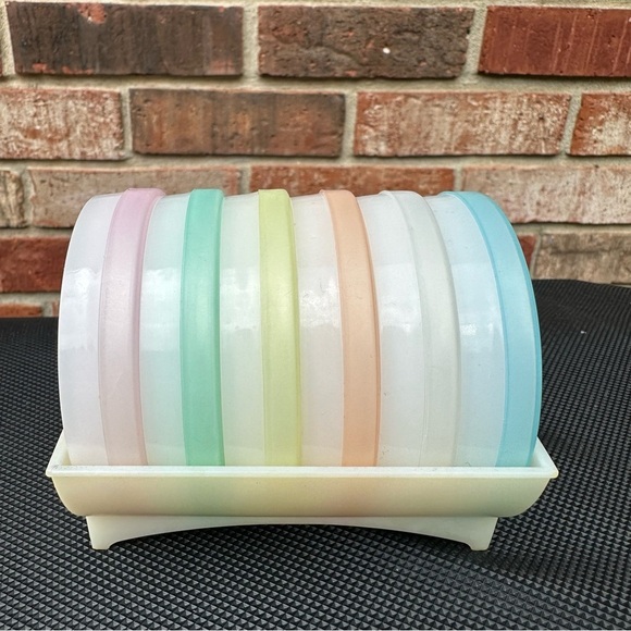 Tupperware Pastel Wagon Wheel Coaster Set with Holder Tray Set of 6 ~ No. 567 - Picture 4 of 6